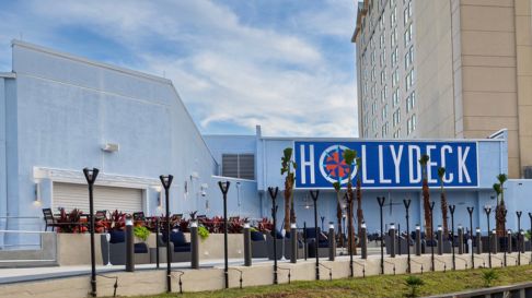 hollydeck